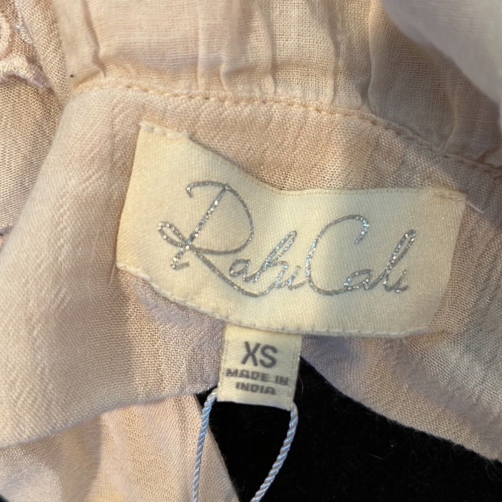 ๐ 2X HP ๐ NWT Rahi Cali Daisy Nightcap Blouse - Picture 14 of 16